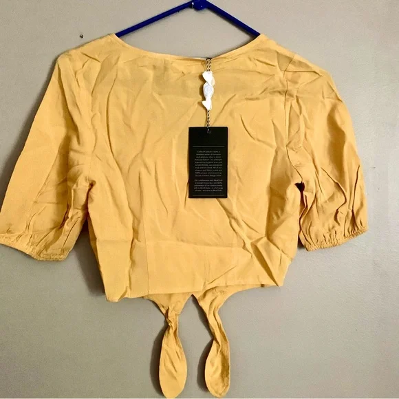 🎊 NWT Modcloth x Collectif Feeling Knot-ty Crop Top - Picture 3 of 5